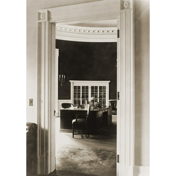 The First Oval Office In The White House West Wing. Built In 1909 In The Already Existing West Wing It Was The Office For Presidents Taft Wilson Harding Coolidge And Hoover Until Is Was Destroyed In A