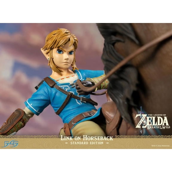 First4Figures The Legend of Zelda Breath of the Wild: Link on Horseback Resin Statue