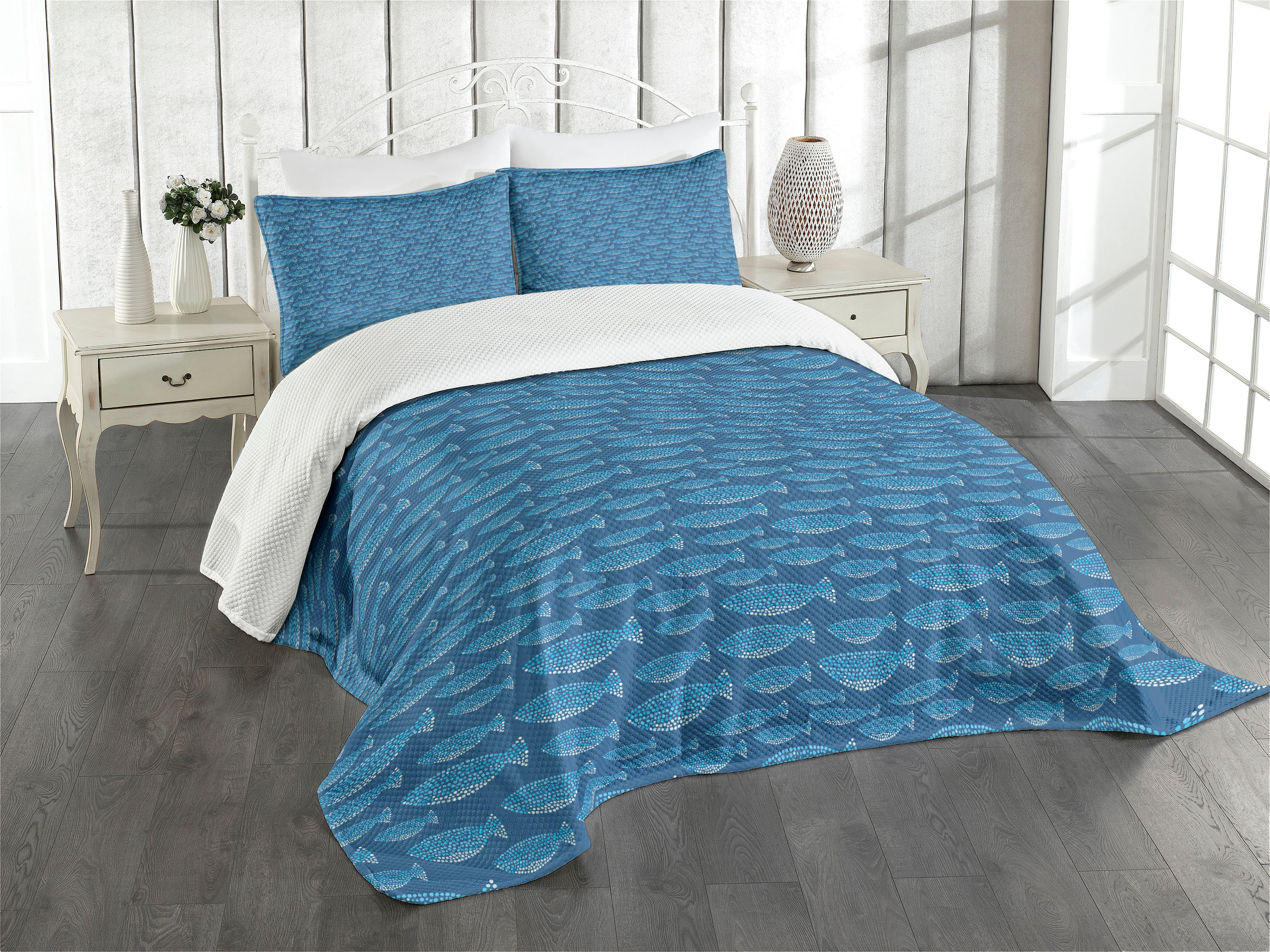 Fish Bedspread, Doodle Arrangement of Fish with Dots in Blue Shades