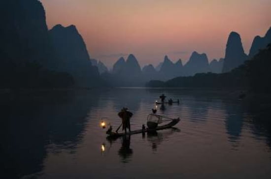 Fisherman Of The Li River Canvas Art - Mieke Suharini (12 x 18)