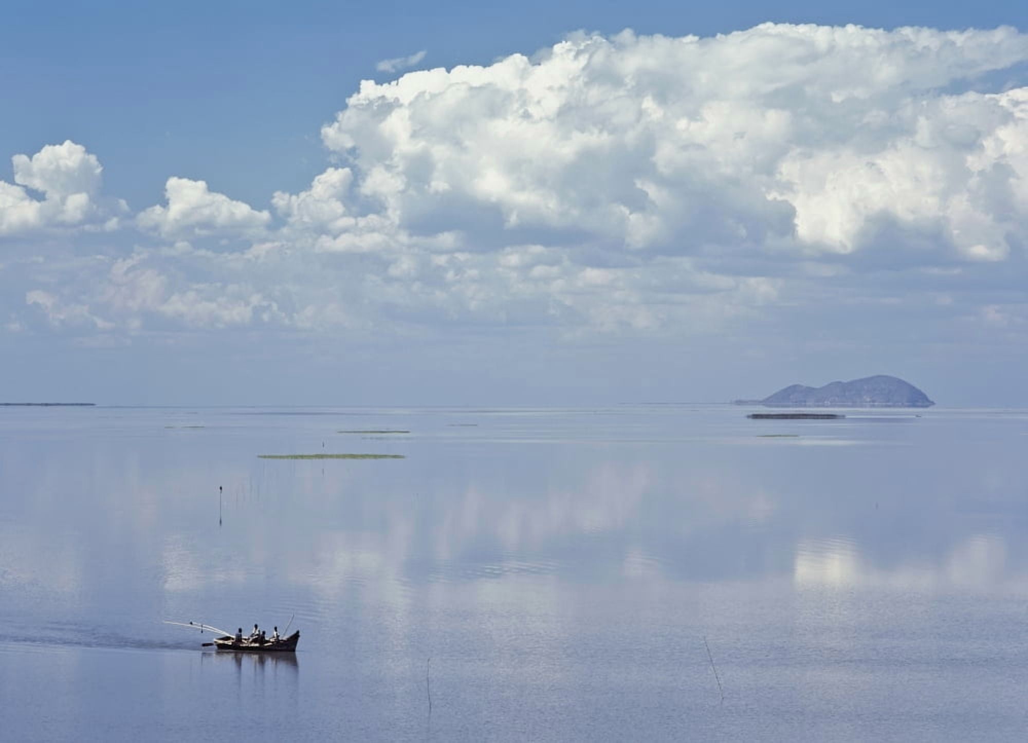 Fishing Boat Returning To Chisi Island In Lake ChilwaMalawi Canvas Art - Ian Cumming Design Pics (18 x 13)