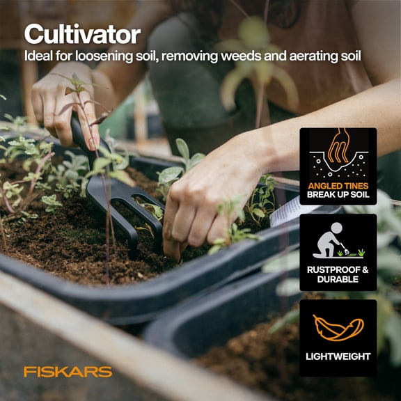 Fiskars Lightweight Plant Cultivator Garden Tool