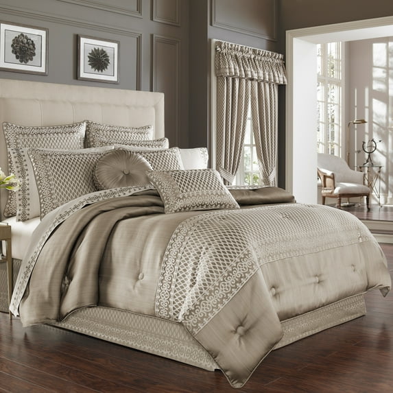 Five Queens Court Beaumont Champagne 4-piece Comforter Set California King