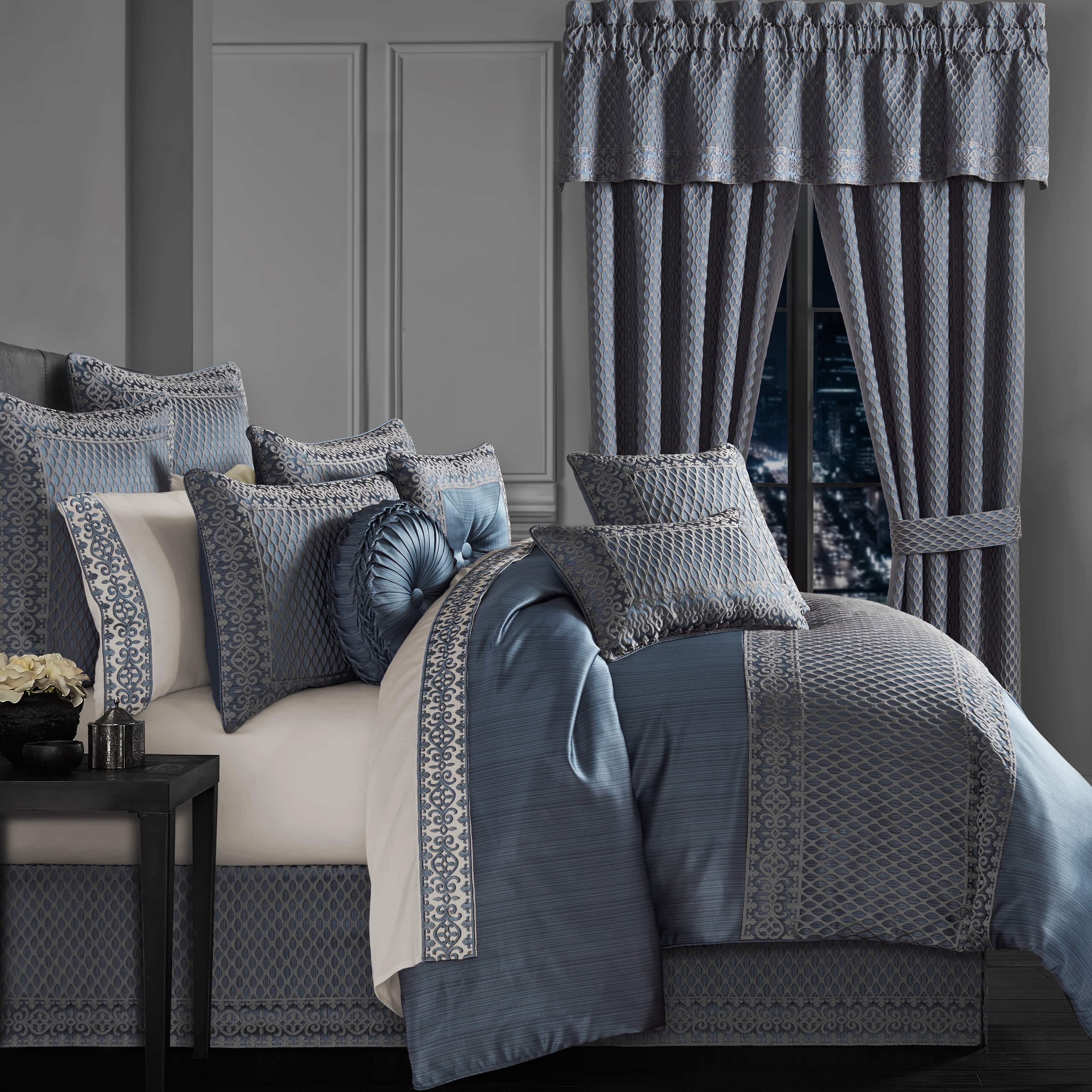 Leah Blue Microfiber Queen Comforter Set with Lattice Pattern