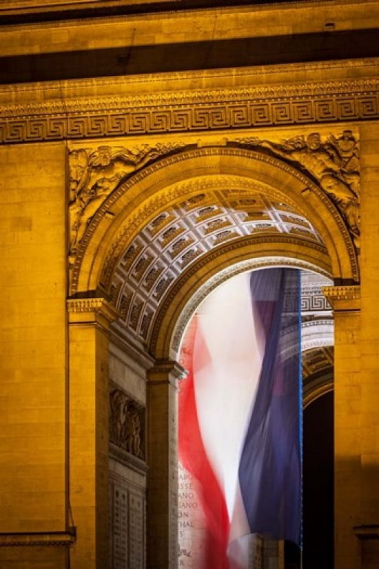 Flag Inside the Arc de Triomphe Canvas Art - Brian Jannsen DanitaDelimont (18 x 26)