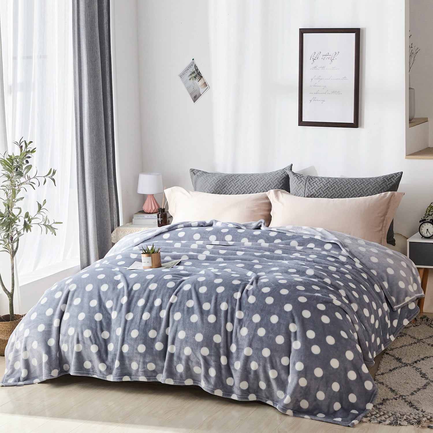 Flannel Fleece Blanket for King Bed,Soft Grey Dots Pattern Warm Cozy Blanket,90" x 102"