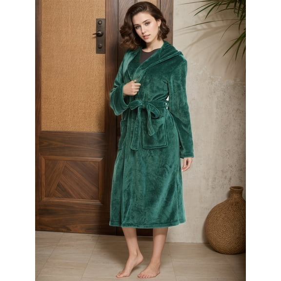 Flannel Plain Weave Hooded Bathrobe, Soft, Comfortable, and Warm Women's Nightgown, Short-Length Terry Cloth Shawl-Collar Bathrobe