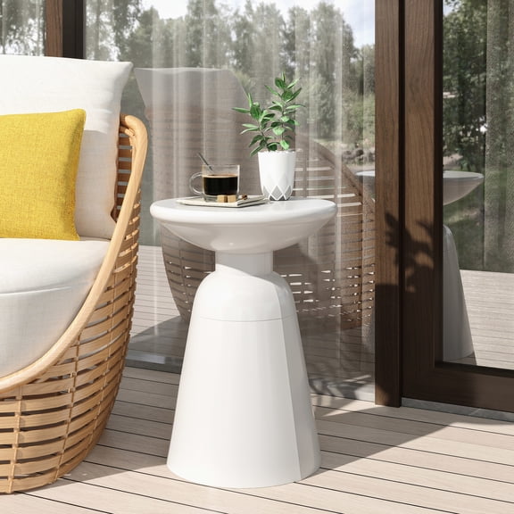 Sleek and Sturdy Iron / Outdoor Relaxing Time / Stylish Accent Table