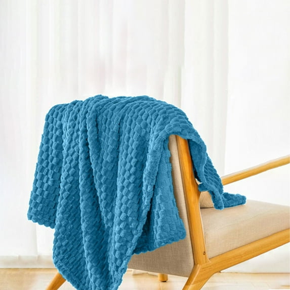 Fleece Decorative Blanket - 3D Jacquard Pink Throw Blankets for Couch & Bed, Soft and Cozy Warm Plush Fluffy Blanket, Cute Birthday Gift for Women, 39.4x27.5 Inches (Blue)