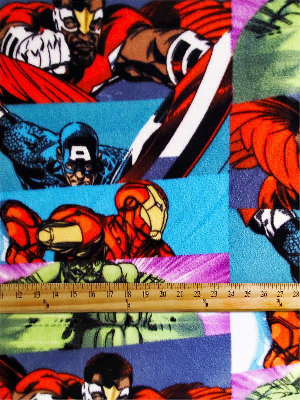 Fleece MARVEL'S JUSTICE LEAGUE Print Fabric - HEROES ANAMORPHIC FRAME 3D / SOLD BY THE CONTINUOUS YARD