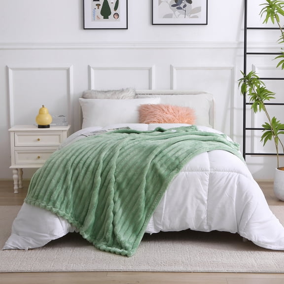 Fleece Queen Blanket 70"x80" for Couch Bed - Soft Cozy Queen Size Blanket for Sofa,3D Striped Lightweight Plush Blanket, All Seasons Flannel Blanket for Bed, 70"x80", Green