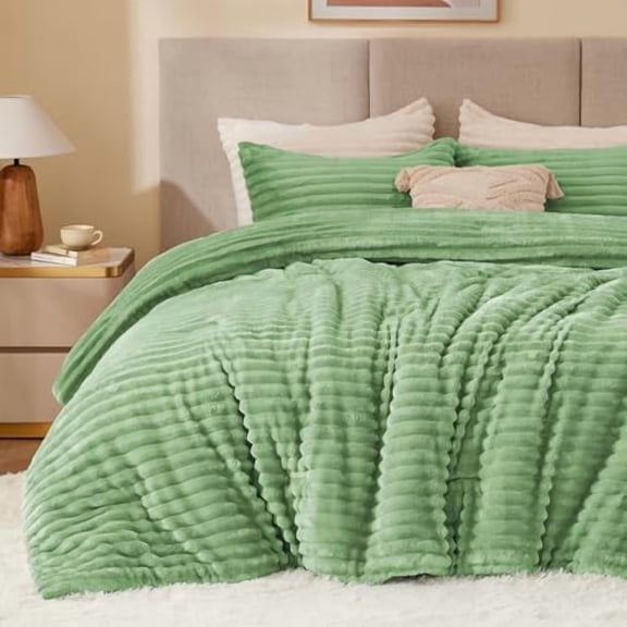 Fleece Queen Comforter Set -Super Soft & Warm Fluffy Green Bedding, Luxury Fuzzy Heavy Bed Set for Winter with 2 Pillow Cases