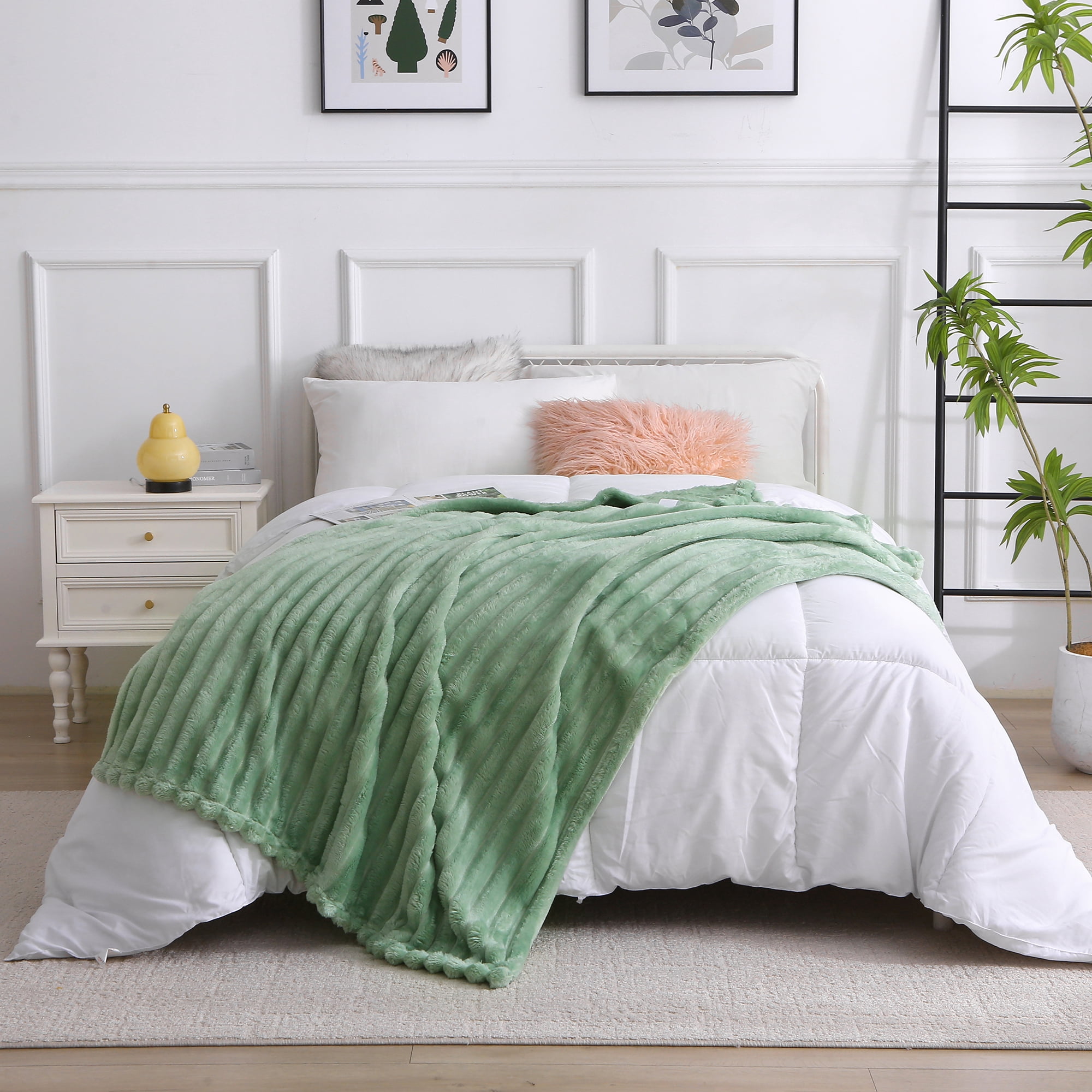Fleece Throw Blanket for Couch - Soft Cozy Throw Blanket for Sofa Bed,3D Striped Lightweight Plush Blanket, All Seasons Flannel Throw Blanket for Bed, 40"x60", Green