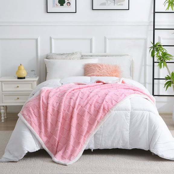 Fleece Throw Blanket for Sofa - Soft Lightweight Plush Cozy Fuzzy Microfiber Checkered Warm Blanket, 40x60 inches, Pink