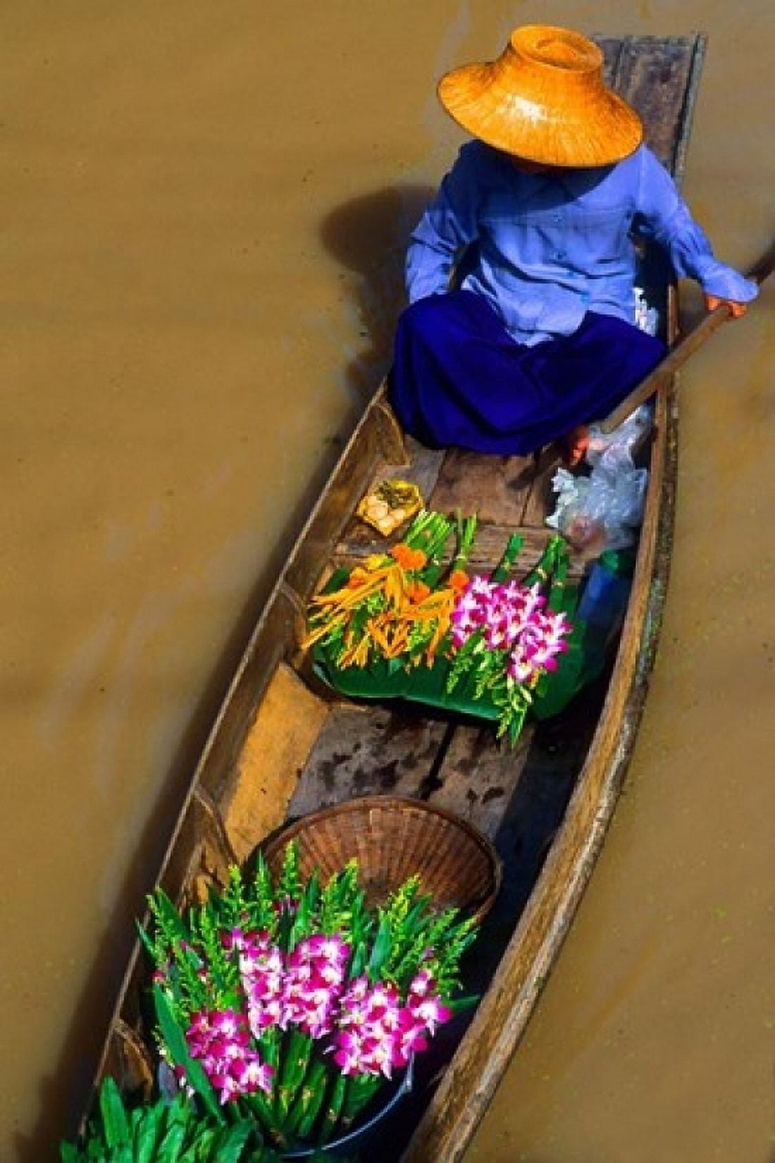 Floating Market at Damnernsaduak near Bangkok Thailand (MR) Canvas Art - Bill Bachmann DanitaDelimont (24 x 36)