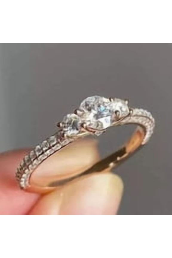 Created 2.20 Ct Round Cut simulated Diamond Women's Weding Ring 925 Silver