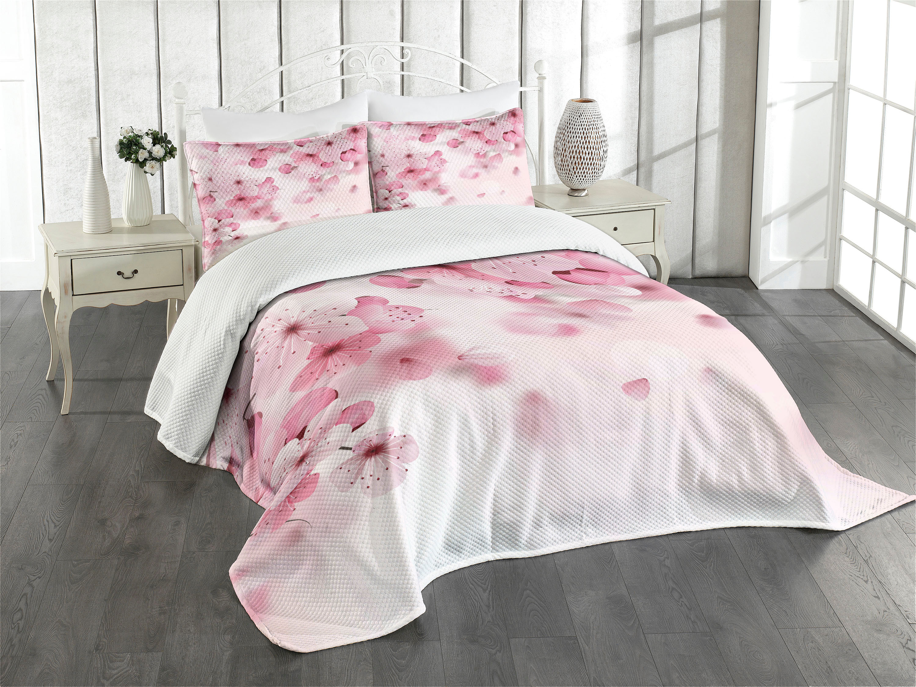 Floral Bedspread, Japanese Sakura Flowers Blossoms Eastern Spring