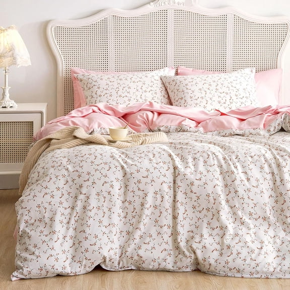 - Floral Comforter Set, Coquette Cottagecore Aesthetic Cute Flower Pattern for Women Teen Girls, Soft Lightweight Dorm Bedding, 3 Piece, Pink, Queen Size