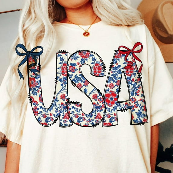 Floral Coquette USA T-Shirt – Retro Girly America Tee with Pink Bows and Stars for 4th of July