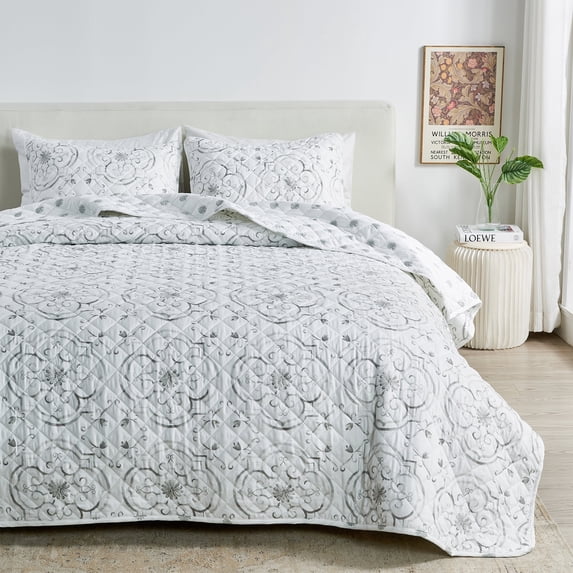 Floral Printed Reversible Quilted Coverlet Set with Shams, 3-Piece, Full / Queen Size
