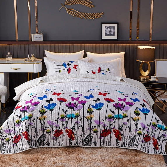 Floral Queen Quilt Set - Lily Pattern Soft Lightweight Bedspread 3-Piece for All Season (1 Quilt, 2 Pillow Shams)
