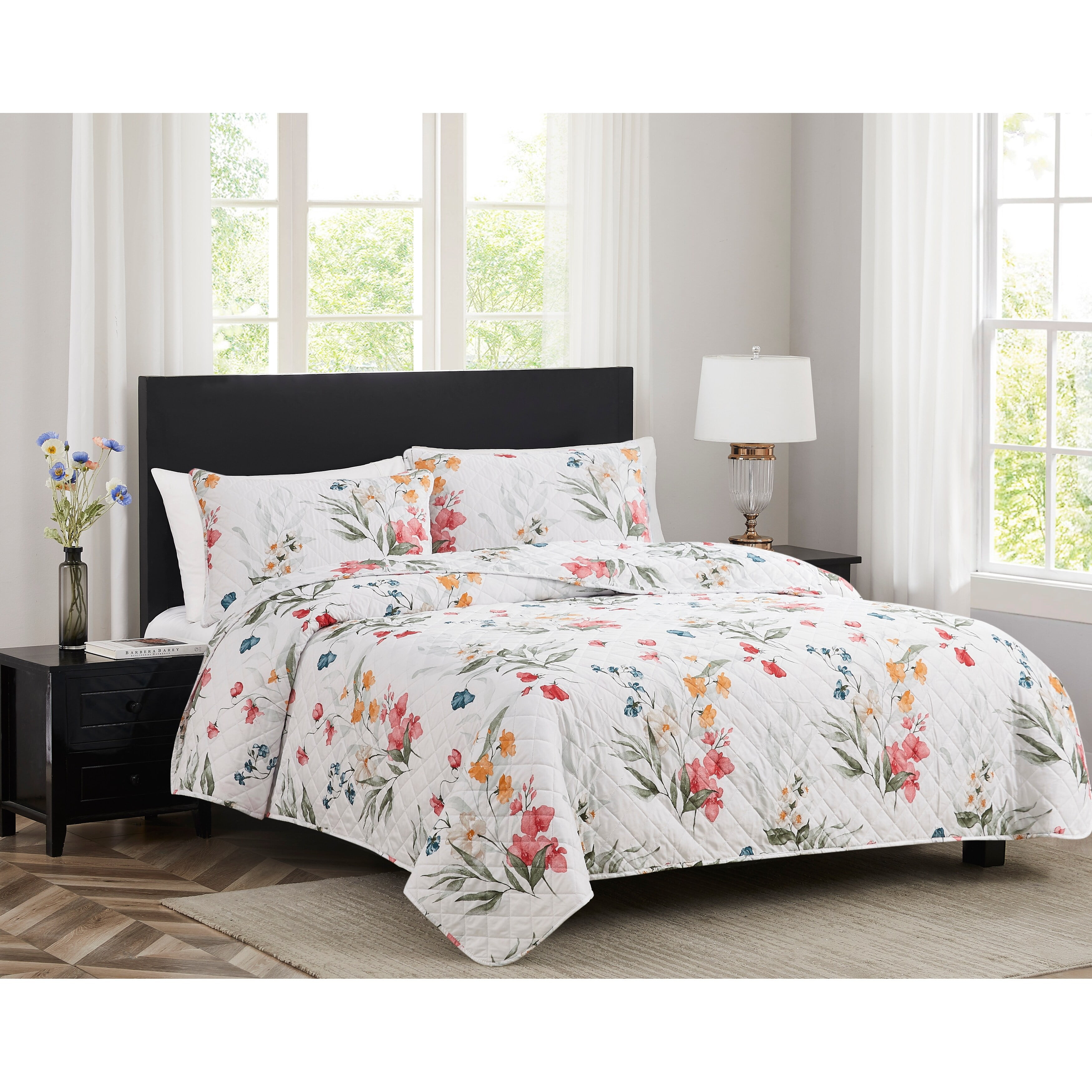 White Floral Queen Microfiber Quilt Set with Shams
