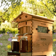 Active Eco-Friendly Wooden Cedar Bee Habitat Combo Pack with 7 Flow Beehive Frames, Brown