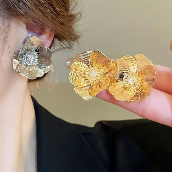 Flower Earrings for Women, Light Luxury Fashion Hot Item, High-End Hollow Earrings, Elegant and Unique Niche Ear Accessories