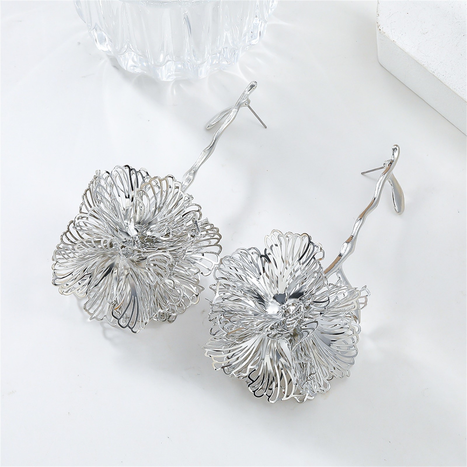 Flower Pendant Metal Earrings Fashion Electroplated Earrings Giving