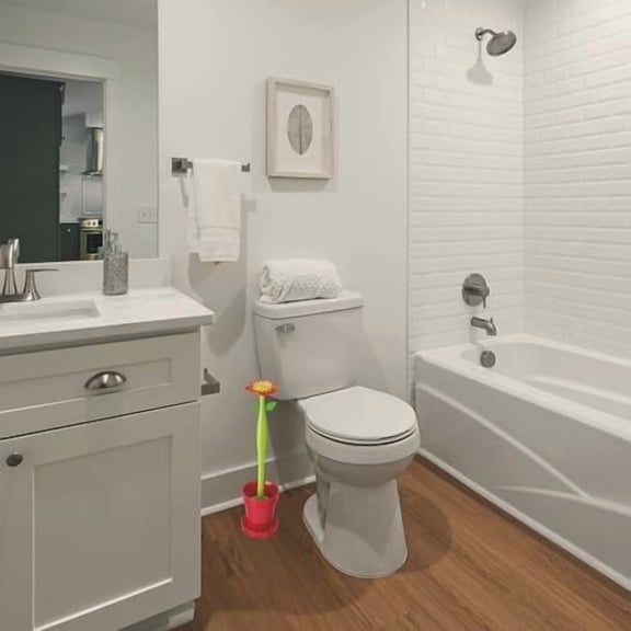 Flower Power Toilet Brush and Holder Set, Toilet Bowl Cleaner with Daisy-Shaped Handle, Flowerpot Base and Saucer, for House and Bathroom, Red