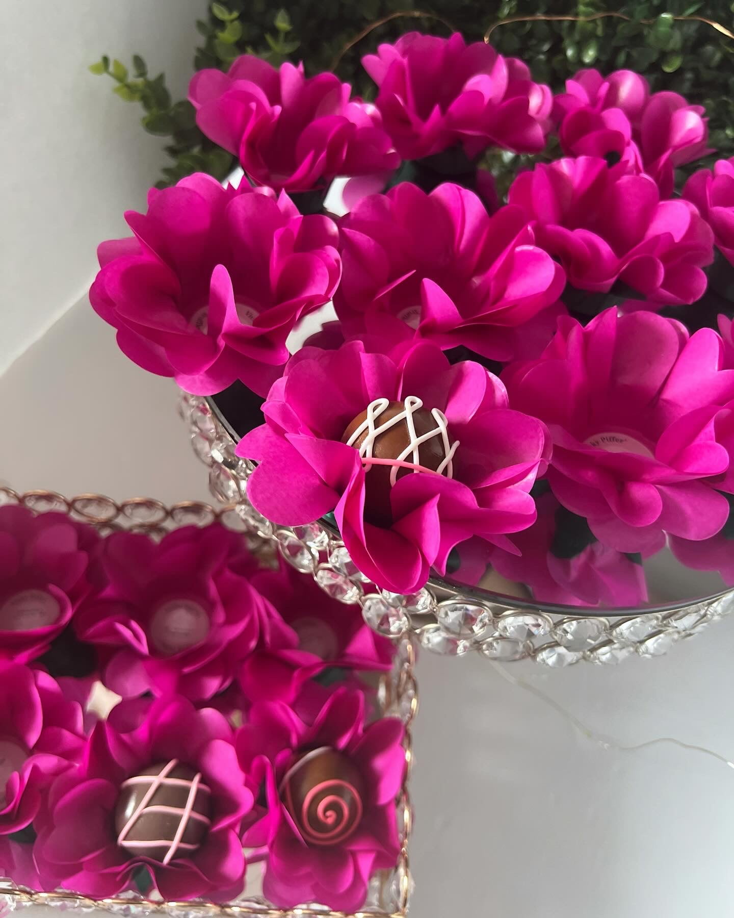 Flower Wrappers to Hold Chocolates, Truffles, Ferrero Rocher, Mini Cupcakes, Brigadeiros, and Brazilian Sweets / Pack of 30 - Forminhas de Doces - Rose Pink - H021