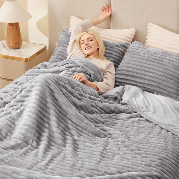 Fluffy Comforter Set King Size - Super Soft Faux Fur Stripe Jacquard Comforter 3 Pieces, Light Gray Fleece Bedding Set,Winter Warm Bed Set,1 Comforter with 2 Pillowcases