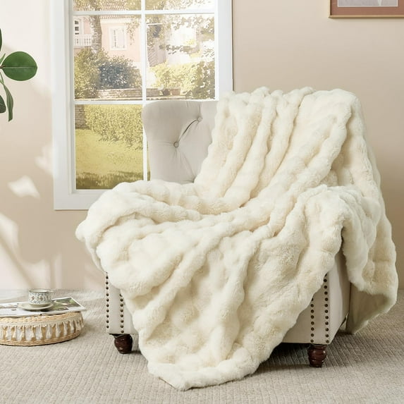 Fluffy Faux Fur Twin Size Blanket for Couch Bed 60x80 Inches, Luxury Ultra Soft Thick Fuzzy Plush Bubble Blanket, Reversible Warm Cozy Blanket for Sofa Chair, Cream White