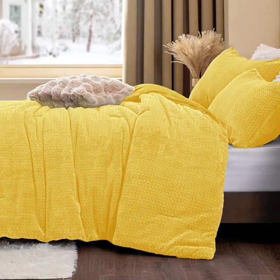 Fluffy Queen Comforter Set - Luxury Faux Fur Brushed Plaid Pattern Bedding Comforter Sets, Furry Velvet Comfort Set Grey, 3 Pieces, Soft Winter Comforter Sets for Queen Bed