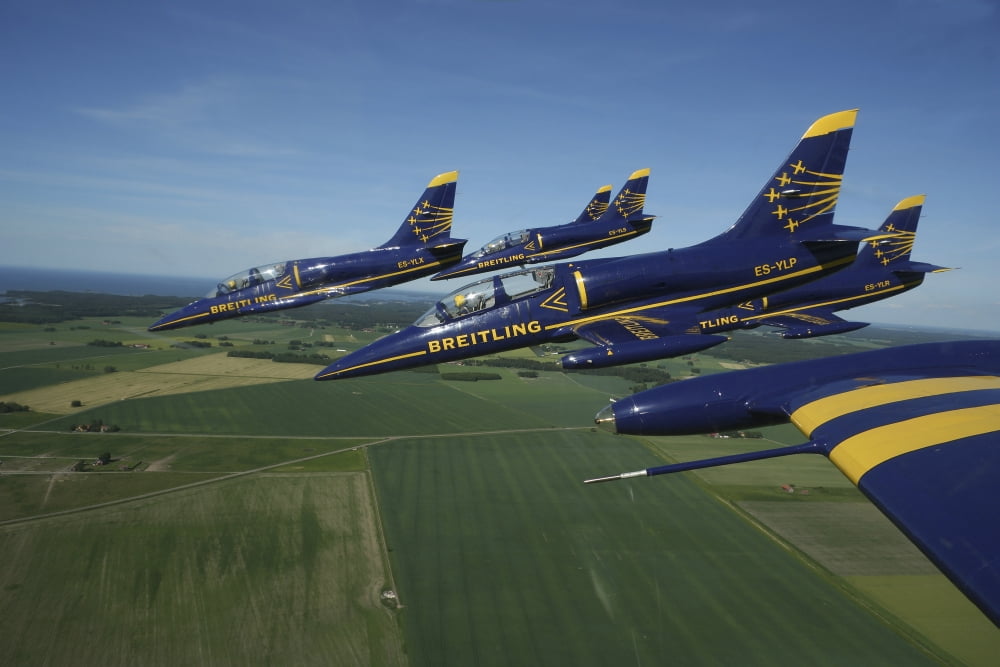 Flying with the Aero L-39 Albatros of the Breitling Jet Team Canvas Art - Daniel KarlssonStocktrek Images (18 x 12)