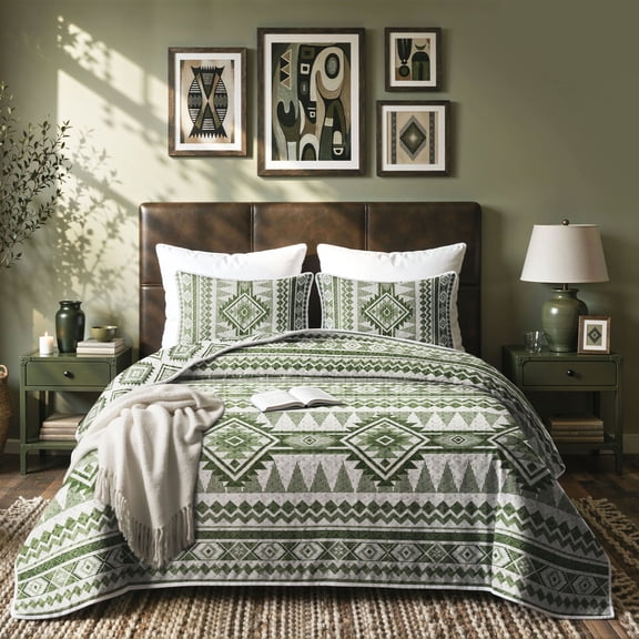 Flymme Reversible Green Boho King/Cal King Quilt Set, 3-Piece Bohemian Aztec Microfiber Bedspread, Soft Lightweight All-Season Coverlet (1 Quilt, 2 Shams)