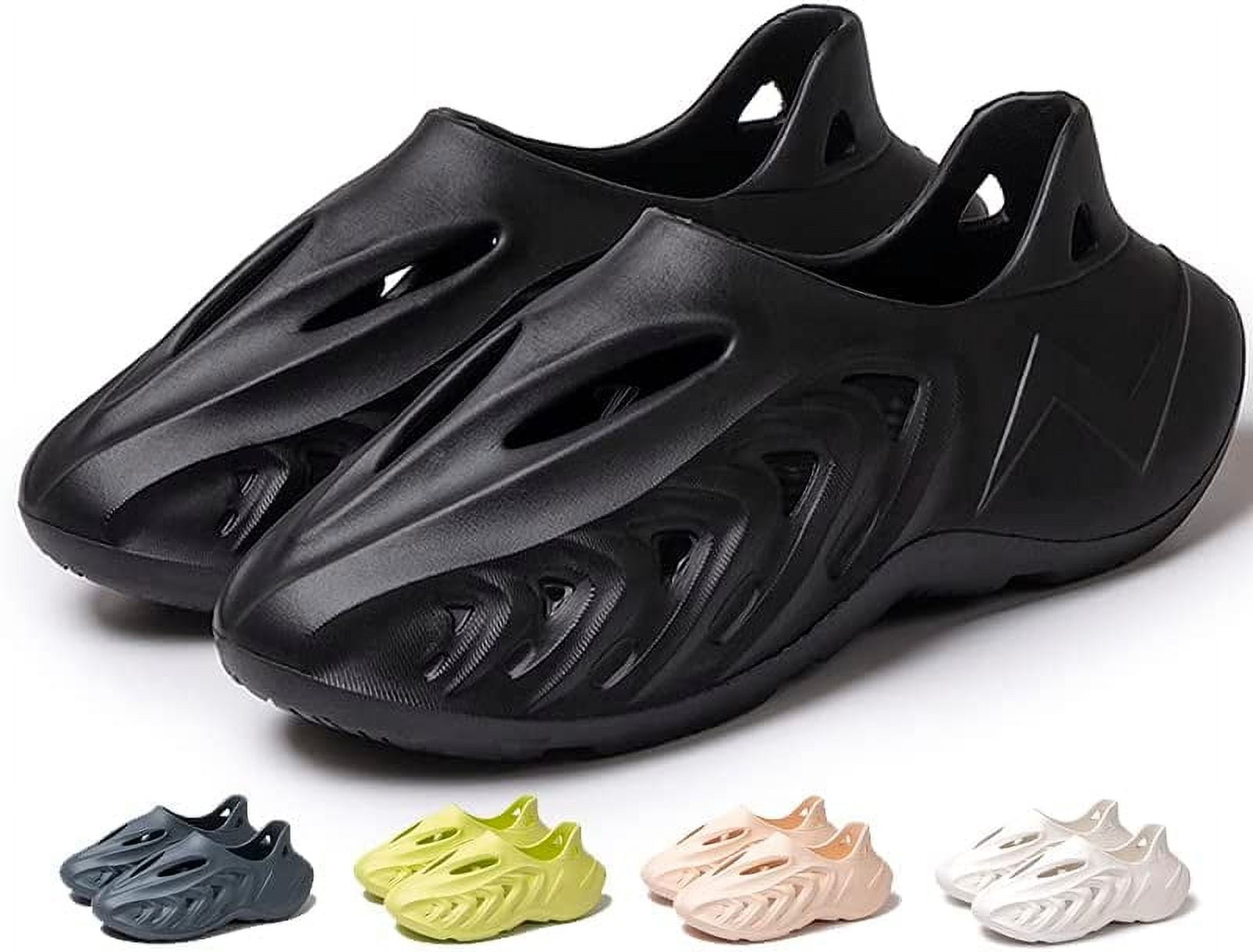 靴 YZY FOAM RUNNER Kanye's Yeezy Foam Runner slippers get shiny with a metallic