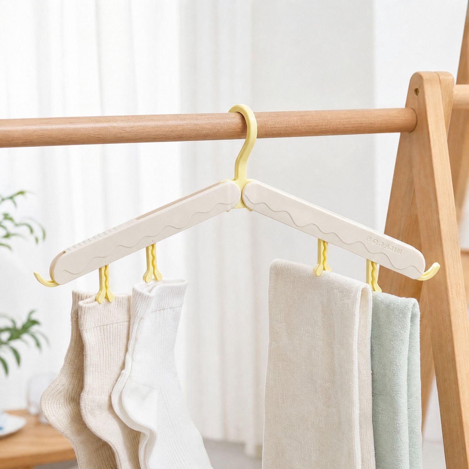 Transportable Clothes Rack Foldable Travel Hanger with Built-In Clips, Portable Clothes Drying ...