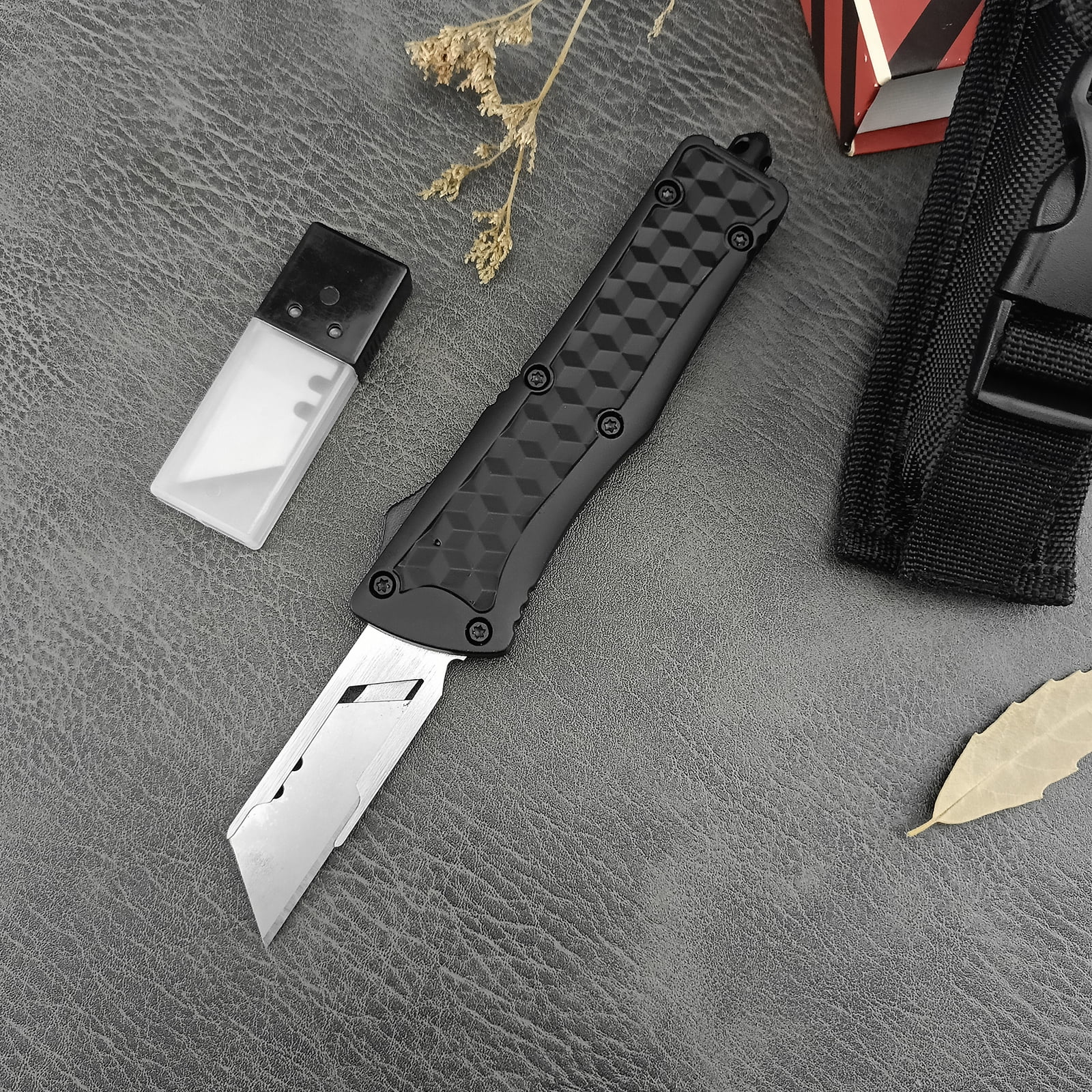 Folding Utility Knife with Clip, Box Cutter, EDC Knife with Heavy Duty Safety Zinc Alloy Handle and 10 Sharp 440C Steel Replacement Blades, Everyday Use Utility Knife