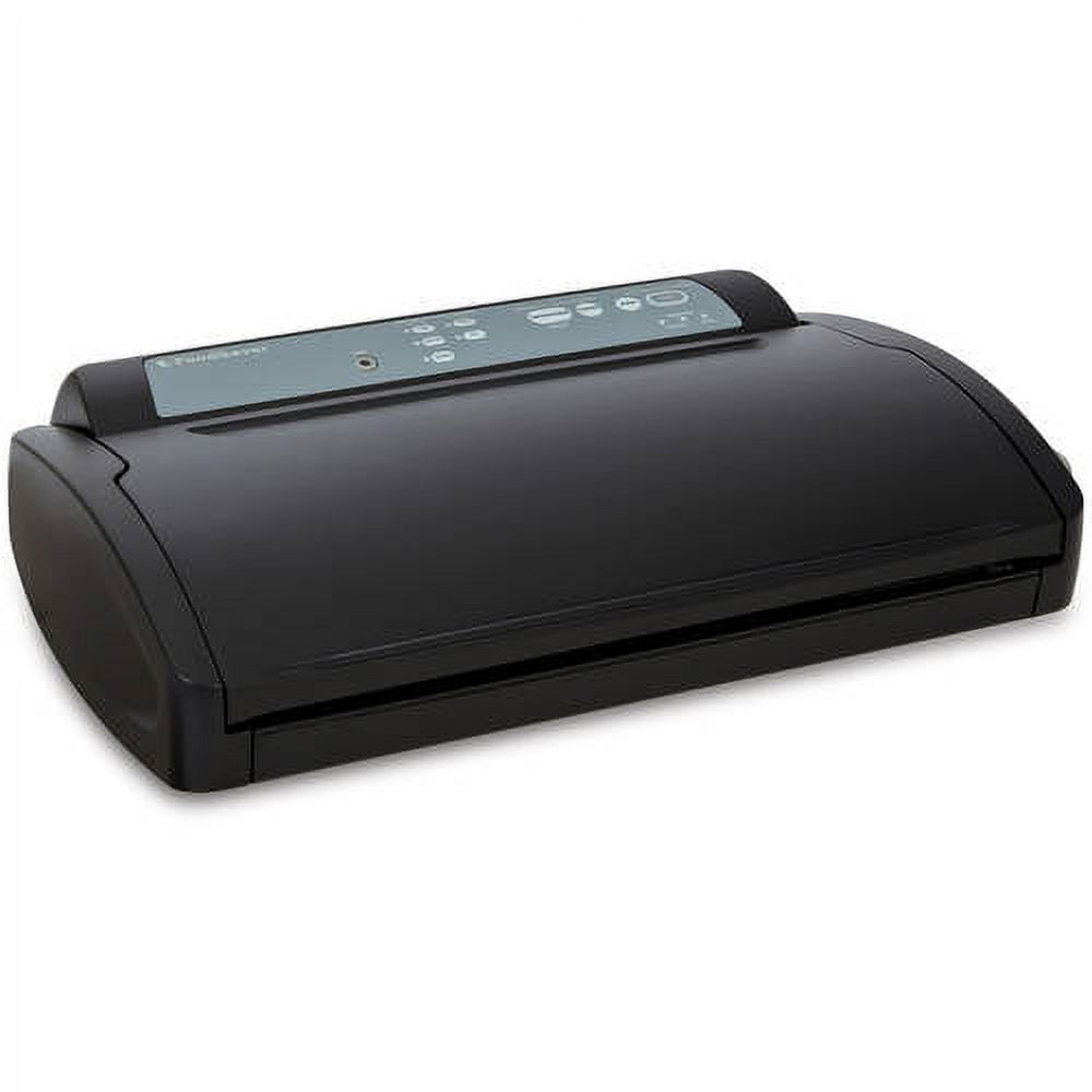 FoodSaver Vacuum Sealing System with Bonus Accessories