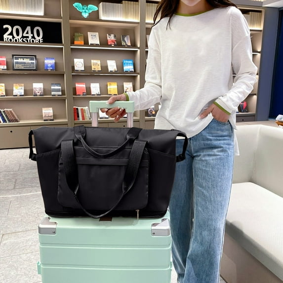 Foqnuq Foldable Travel Bag for Hand Luggage, Expandable Sports Duffle Bag, Wet and Dry Separation, Perfect for Weekend Trips & Beach Days, Purple, 20-35L