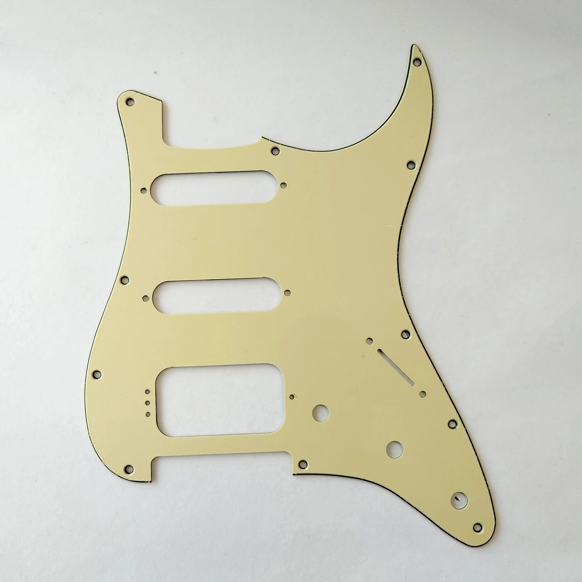 For Fit Fender Stratocaster SSH Humbucker Pickup Strat Guitar Pickguard Replacement Parts with Mounting Screws 3 Ply  Yellow