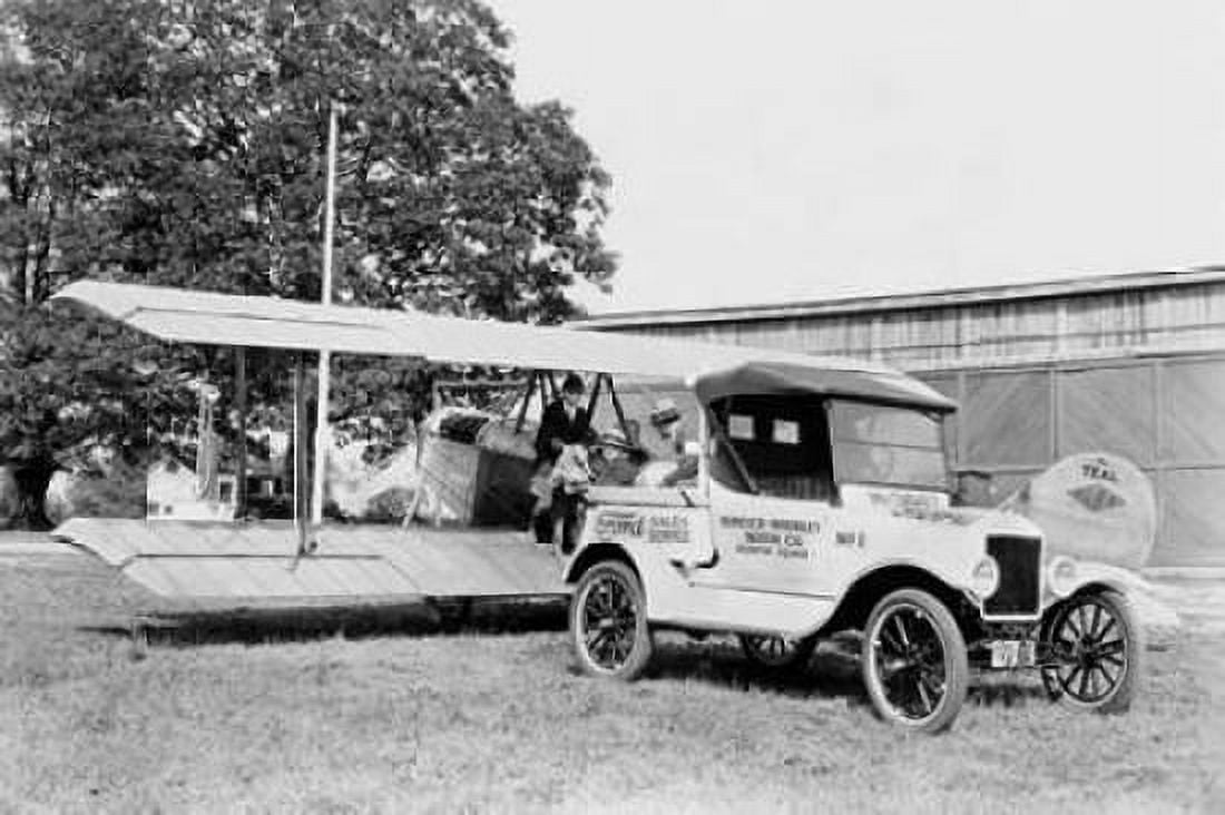 Ford Towing Plane Canvas Art - Unknown (12 x 18)