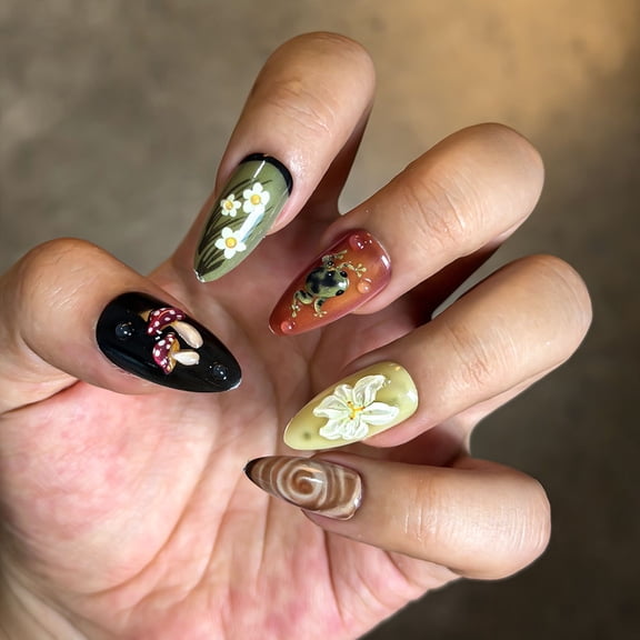 Forest Mushroom Frog Press on Nails Medium Almond Fake Nails with Ladybug Daisy Wood Grain Designs Green Brown Black Full Cover Adhesive Press Ons Glossy Acrylic False Nails Nail Tips 24 Pcs