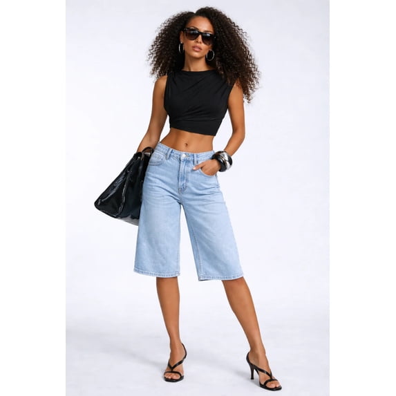 Forever 21 Five-Pocket Culotte Long Denim Shorts, Color-Light Denim, Size-27