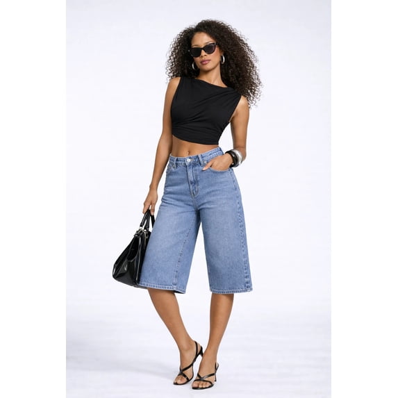 Forever 21 Five-Pocket Culotte Long Denim Shorts, Color-Medium Denim, Size-28