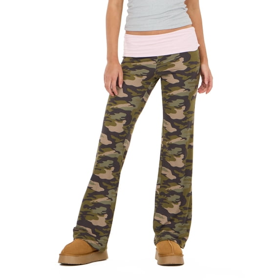 Forever 21 Women's Green Camo Y2K Foldover Flare Legging, Contrast Fold-Over Waist Design for Athleisure Everyday Wear, M