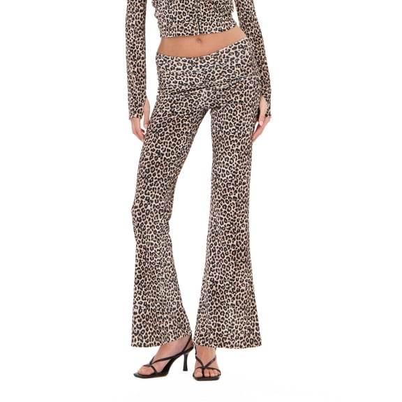 Forever 21 Women's Leopard Print Flare Pull-On Flare Pant, for Cozy Everyday Layering & Going Out, XS