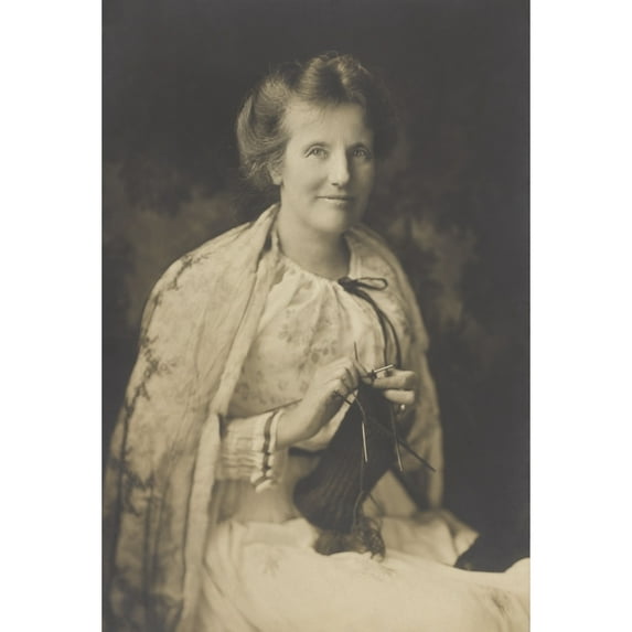 Former First Lady Edith Carow Roosevelt Knitting In 1917. Since Leaving The White House In 1909 History