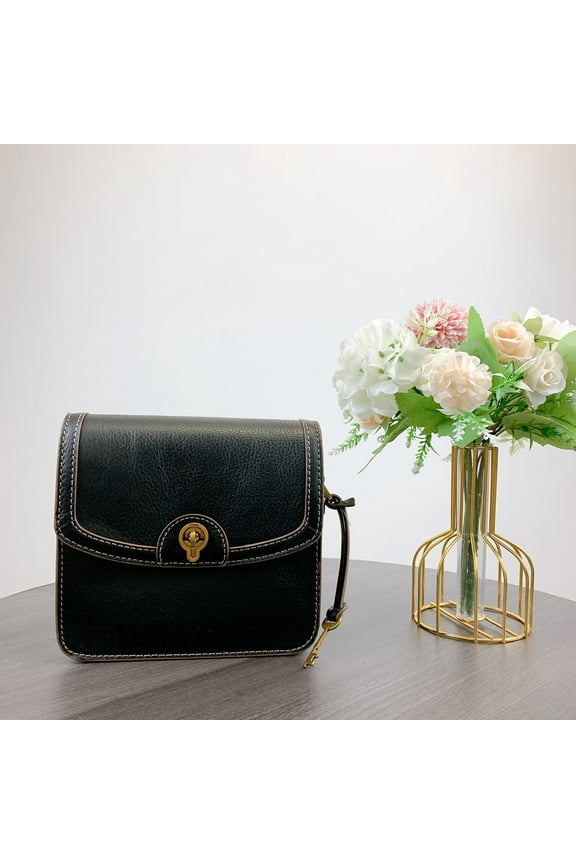SHB3070001 Ainsley Small Flap Crossbody IN Black